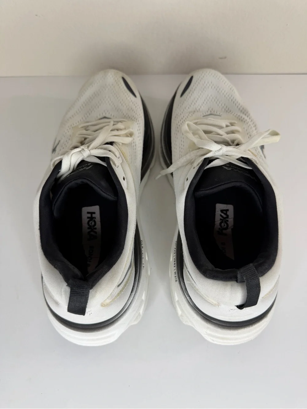 Hoka One One Bondi 8 1123202-WBLC Men's 10D Running Shoes White Black Sneakers